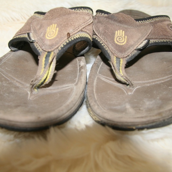 Teva size 9 brown flip flops sandals - Picture 2 of 4